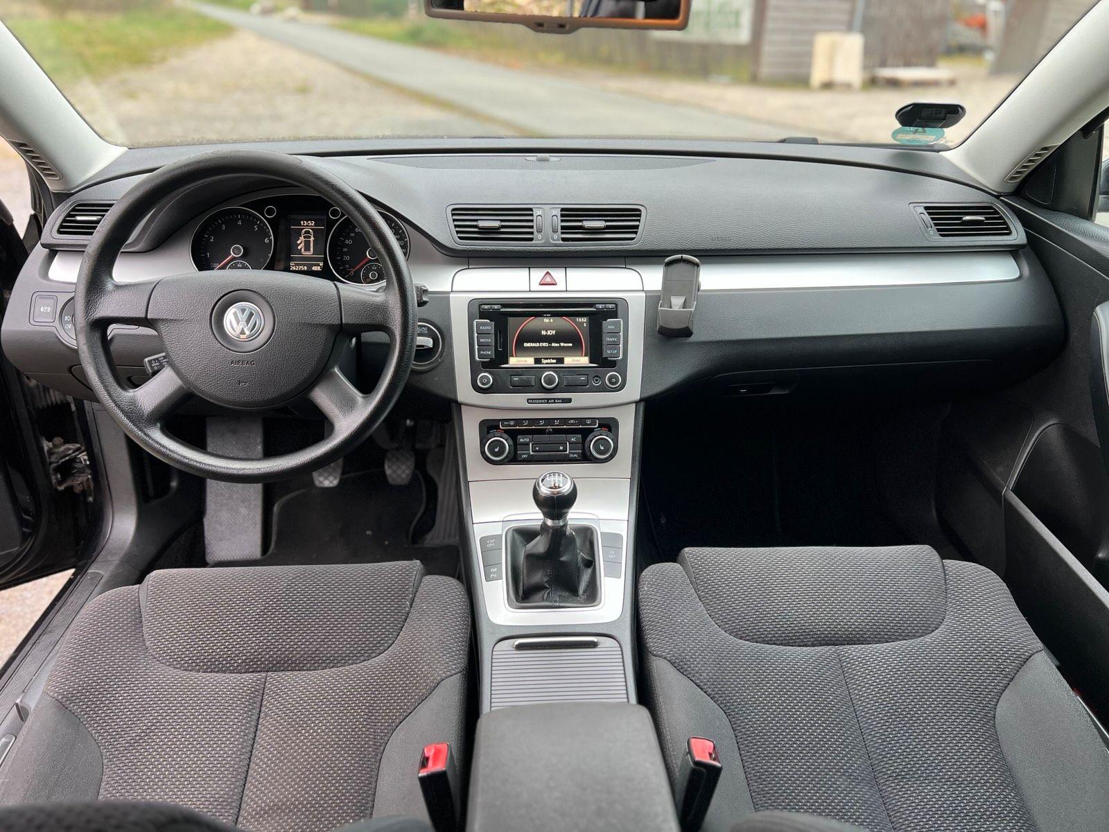 Volkswagen Passat 2010 — photo 9
