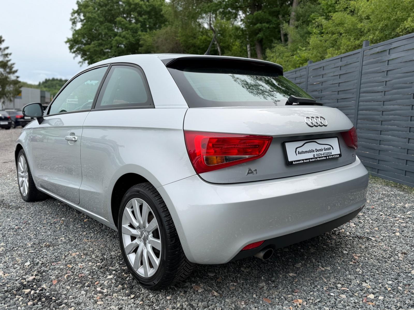 Audi A1 Attraction/SHZ/BT/ALU/NAVI/AUX/S.HEFT/