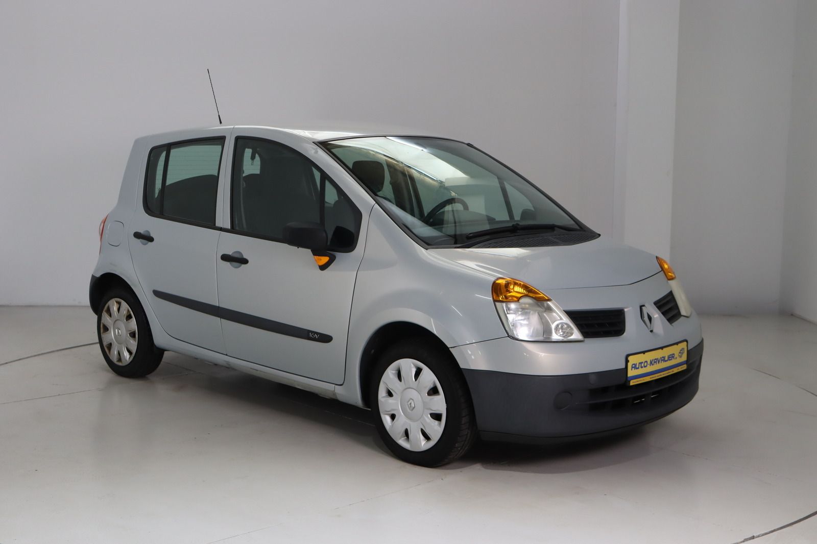 Fahrzeugabbildung Renault Modus 1.2 16V * HU/AU bis 09.26 * 8-fach *