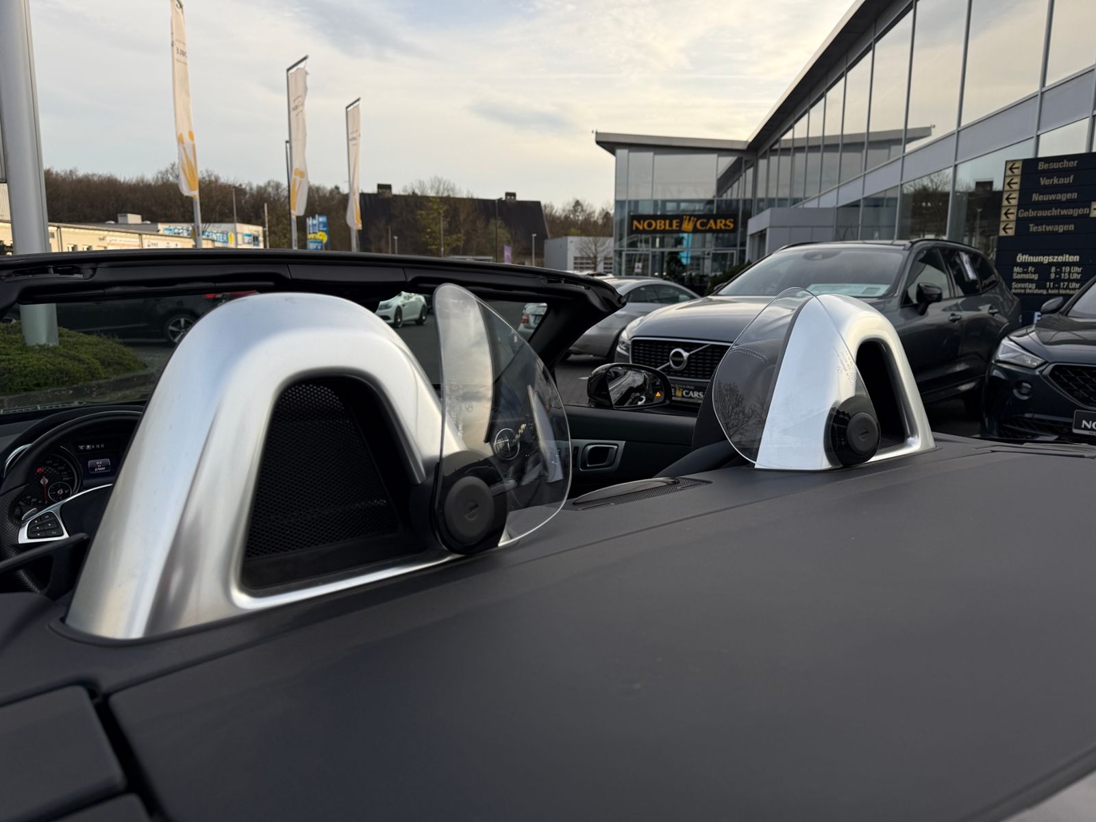 Fahrzeugabbildung Mercedes-Benz SLC 300 9G AMG Line MEMORY LED ACC