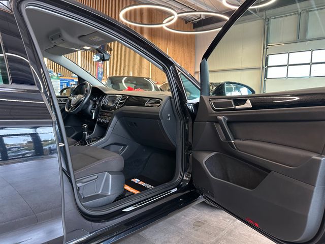 Volkswagen Golf *1-Hand*ACC*2-ZONEN*NAV*SitzHZ*