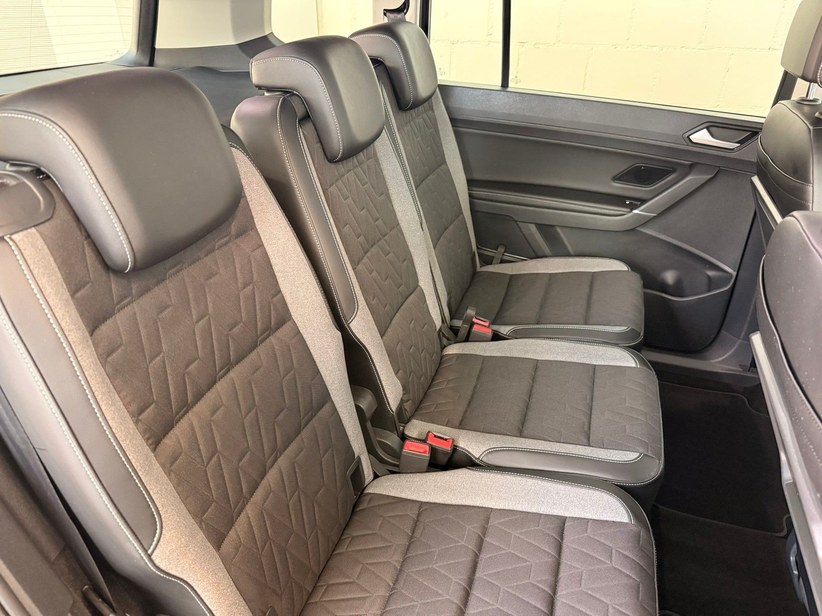 Fahrzeugabbildung Volkswagen Touran Goal 1,5 TSI DSG + ACC + Navigation + AHK
