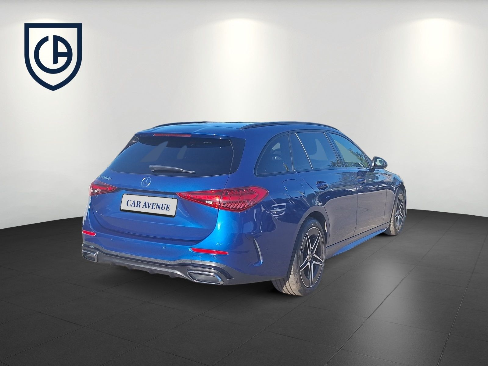 Mercedes-Benz C 300 de T AMG Line imagem 3