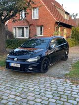 Volkswagen Golf 2.0 TSI OPF DSG 4MOTION R Variant R - Volkswagen Golf