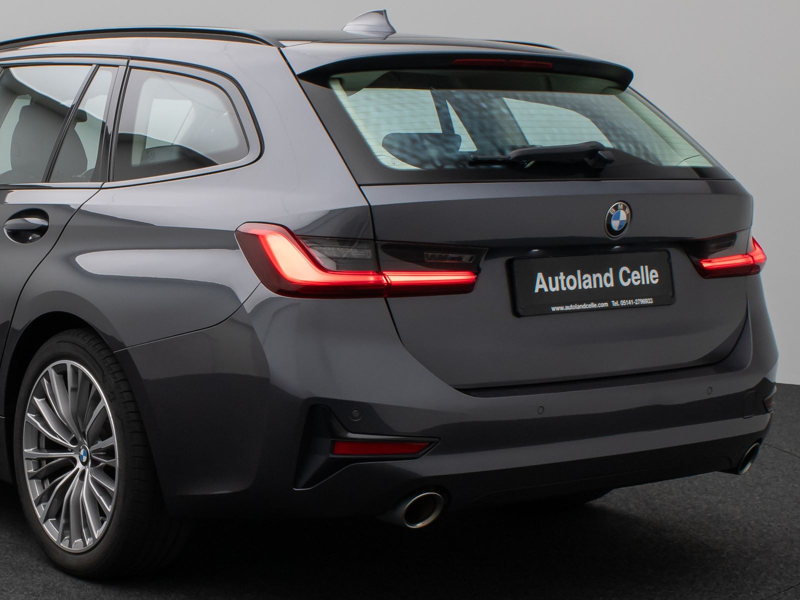 Fahrzeugabbildung BMW 320i Sport Line PDC Stop&go Standhzng Leder 18"