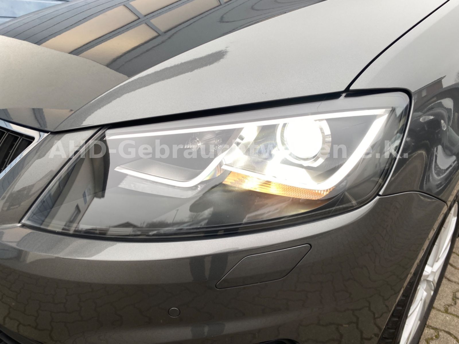 Fahrzeugabbildung SEAT Alhambra Style Viva 1.4 TSI Bi-Xenon Kamera PDC