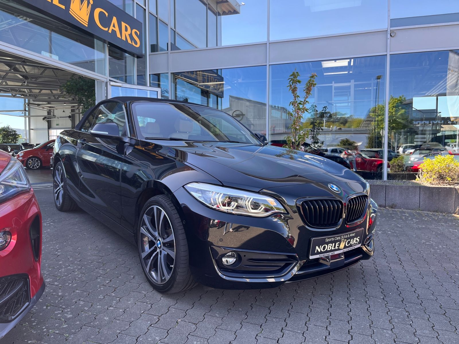 Fahrzeugabbildung BMW 220i Cabrio Sport Line H/K LEDER LED NAV SHZ 18"