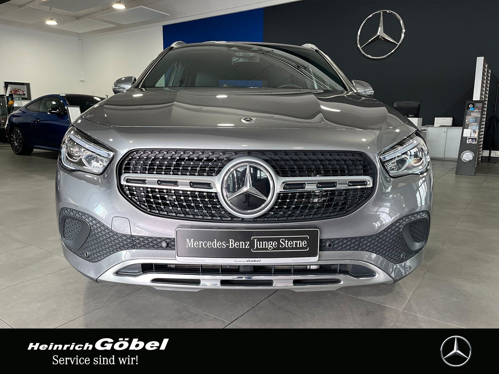 Fahrzeugabbildung Mercedes-Benz GLA 180 PROGRESSIVE+KAMERA+LED+AHK+CARPLAY+NAVI