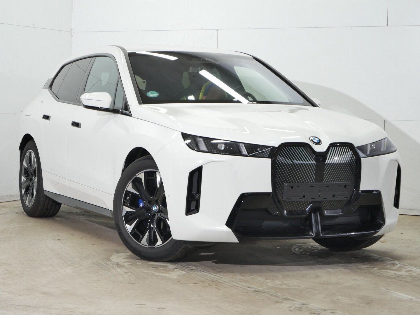 Fahrzeugeinzelansicht 6 Fahrzeugabbildung BMW iX xDrive45 |Multifunktionssitze |Luftfederung |