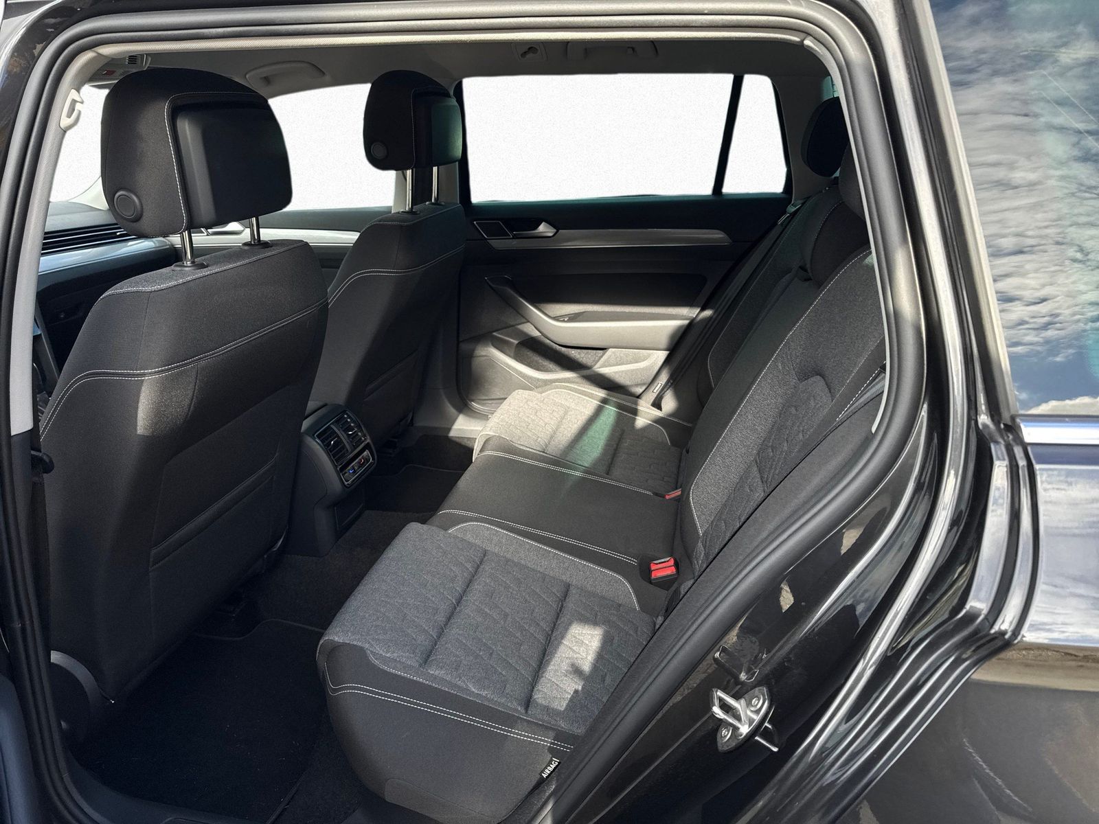 Volkswagen Passat Variant - Bild 15