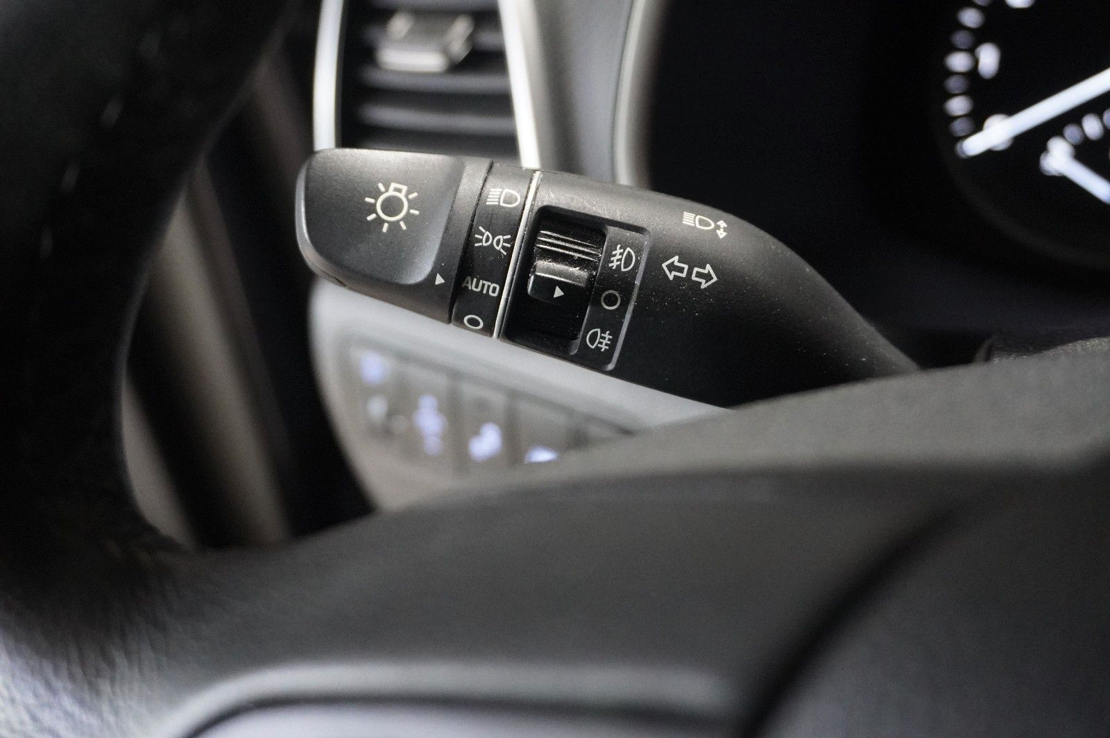 Fahrzeugabbildung Hyundai Tucson 1.6 T-GDI TREND AUTO. NAVI/LED/KAMERA/SHZ