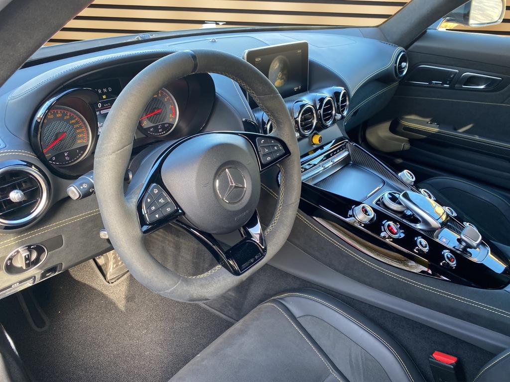 Mercedes-Benz AMG GT R