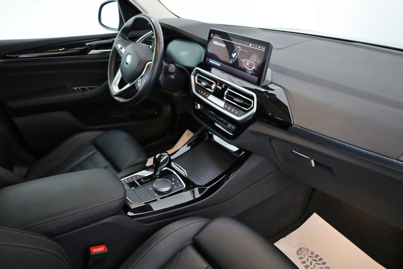 Fahrzeugabbildung BMW X3 xDrive30e,Leder,Navi,LED,SH,360Kamera,SportSi