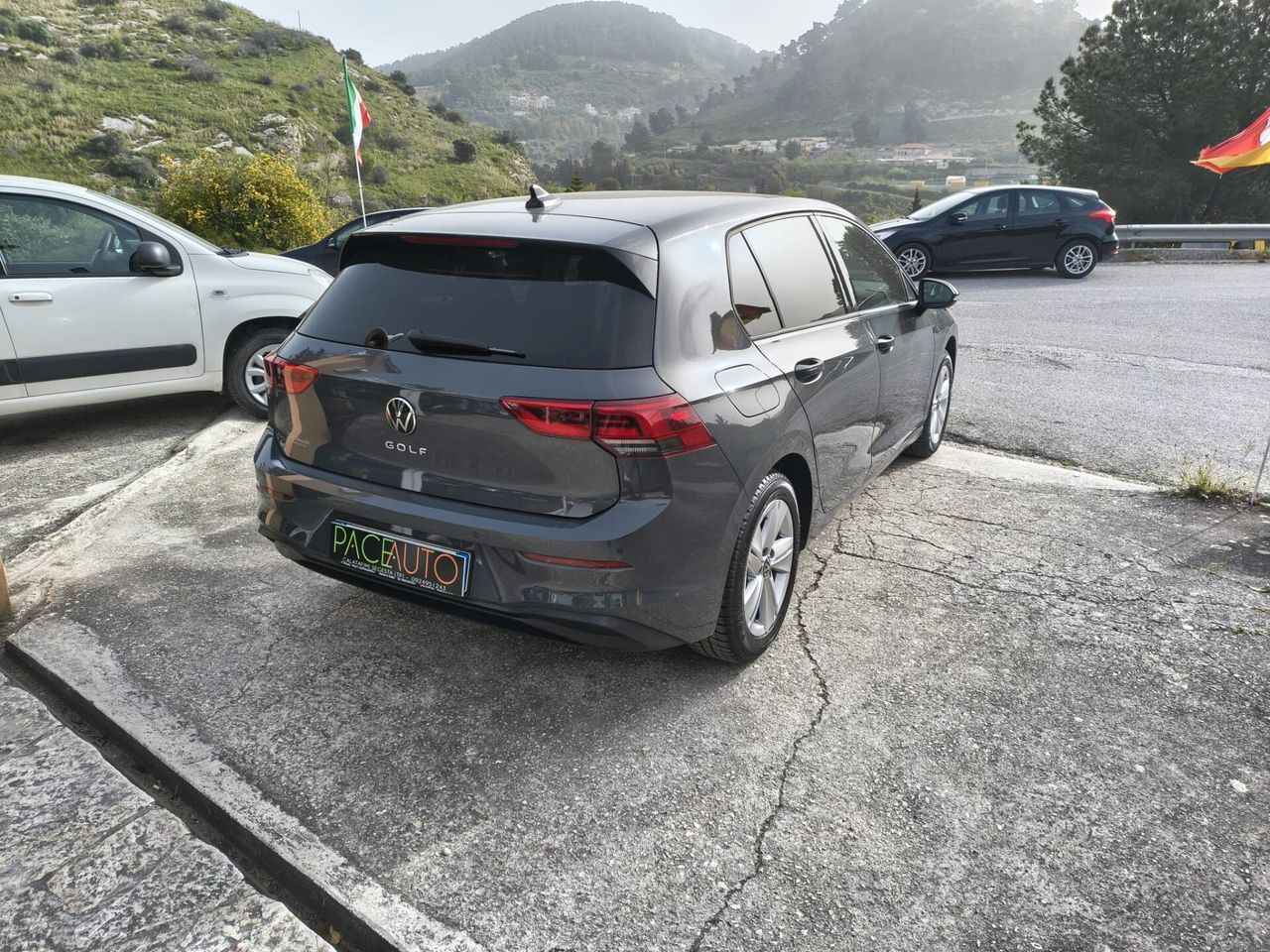 Volkswagen Golf 2.0 TDI 150 CV DSG SCR Life imagem 3