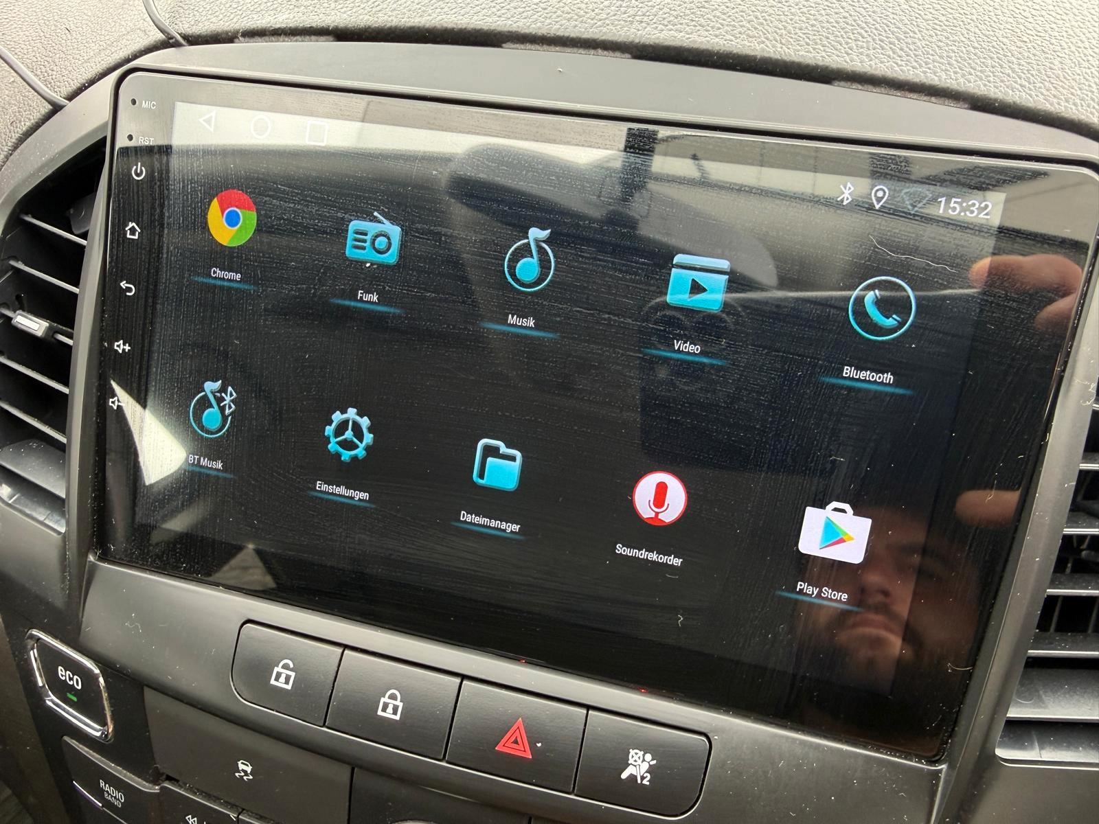 Opel Insignia 2012 — photo 19