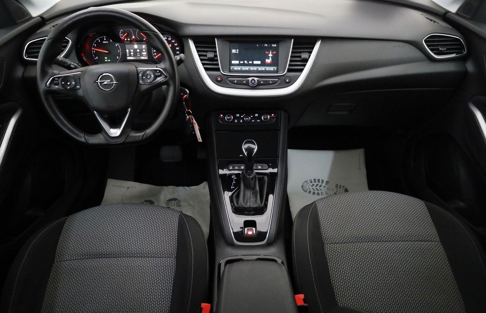 Fahrzeugabbildung Opel Grandland (X) Opel 2020 LED,Kamera,AHK,SR+WR