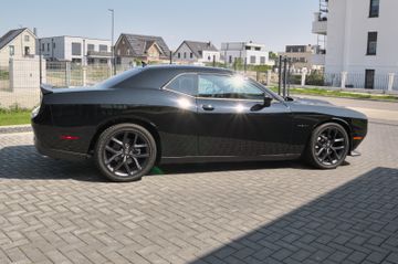 Dodge Challenger - 9