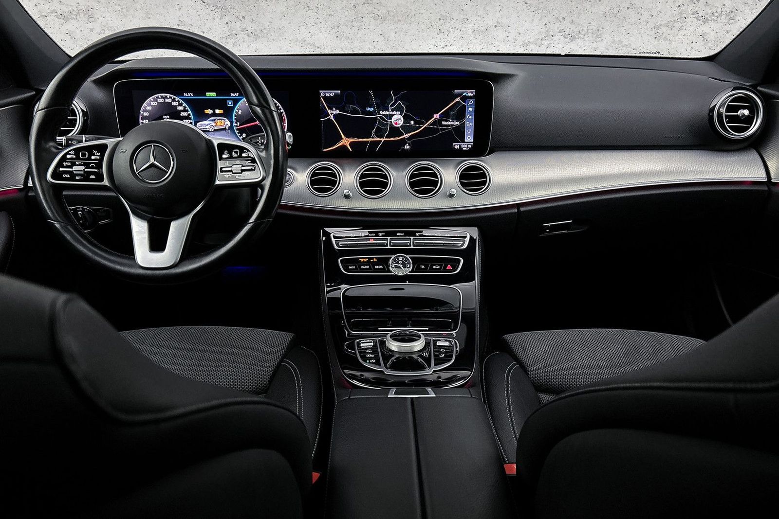 Mercedes-Benz E 300 Estate Premium Plus | Half leder | sitzhei imagem 2