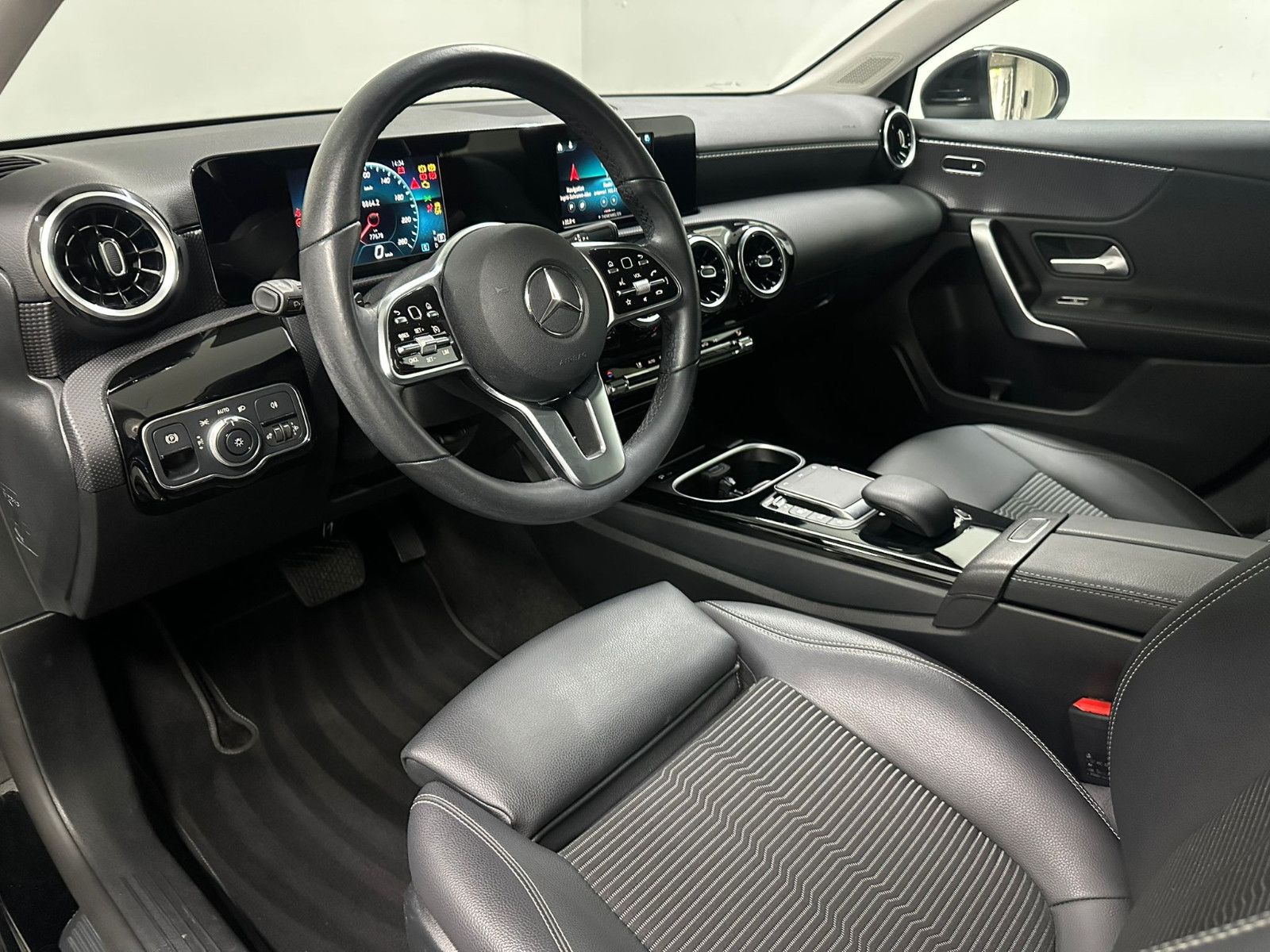 Fahrzeugabbildung Mercedes-Benz A 200 d *PROGRESSIVE*NAVI*