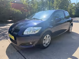 Toyota Auris Luna*ANHÄNGERKUPPLUNG*KLIMA*4SEASON* - Toyota Auris Luna mit Benzin-Antrieb