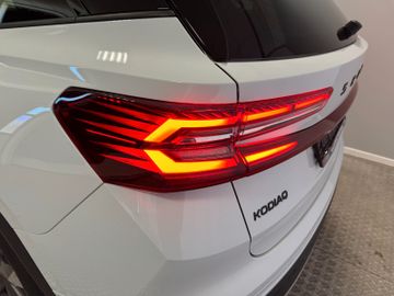 Fahrzeugverkauf 29 Skoda Kodiaq 2.0 TDI 142 kW 4x4 Sportline 7-Sitze AHK
