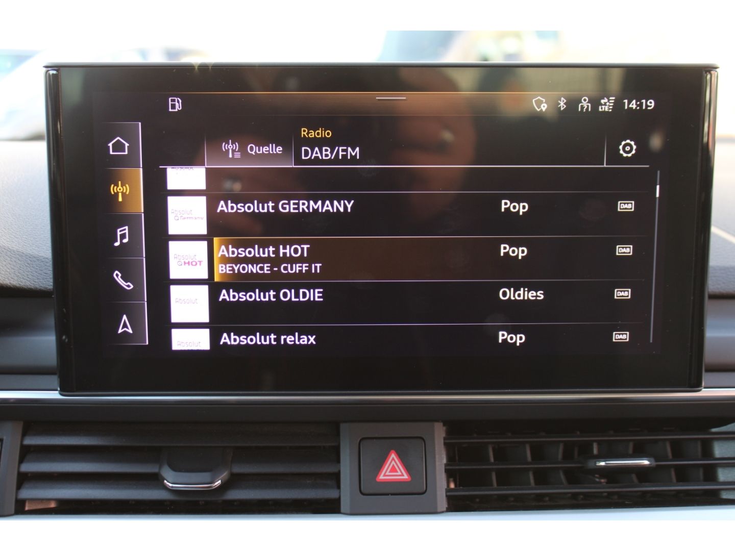 AUDI A4 35 TDI S-Tronic advanced Avant LED Navi DAB V - Image 22