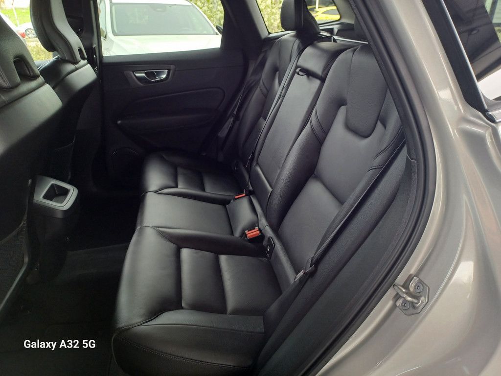 Volvo XC60 B4 Autom.°Momentum Pro°Leder°360°Cam° KI-be foto 17