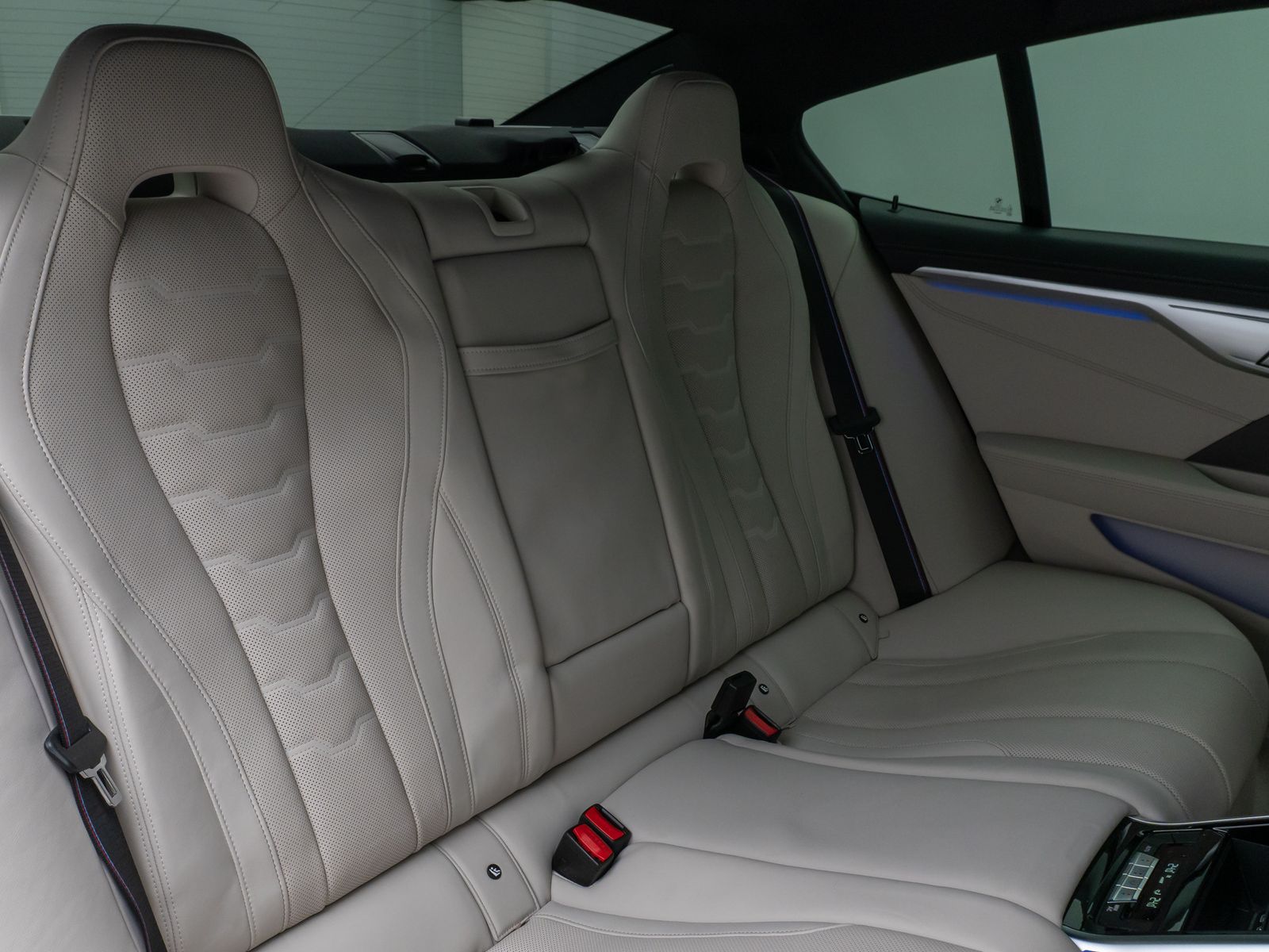 Fahrzeugabbildung BMW 840d xD Gran Coupè Laser 360° HUD SoftCl DisplKe