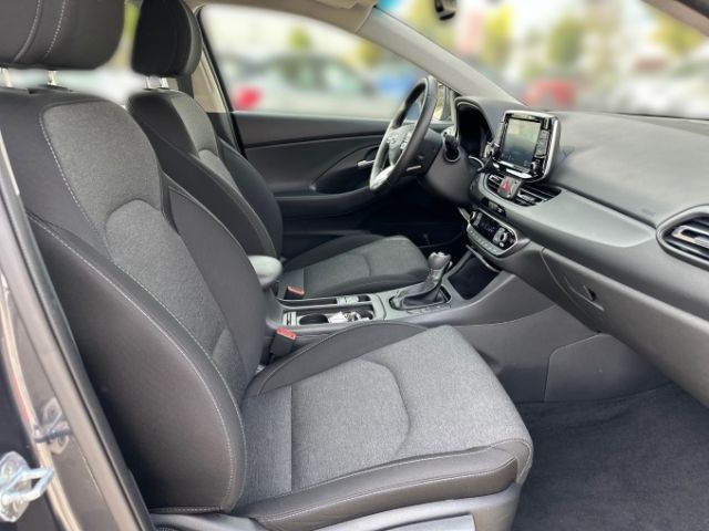 Fahrzeugabbildung Hyundai i30 1.0 T-GDI +CARPLAY+RFK+KLIMA+SHZ+PDC+TEMPOMA