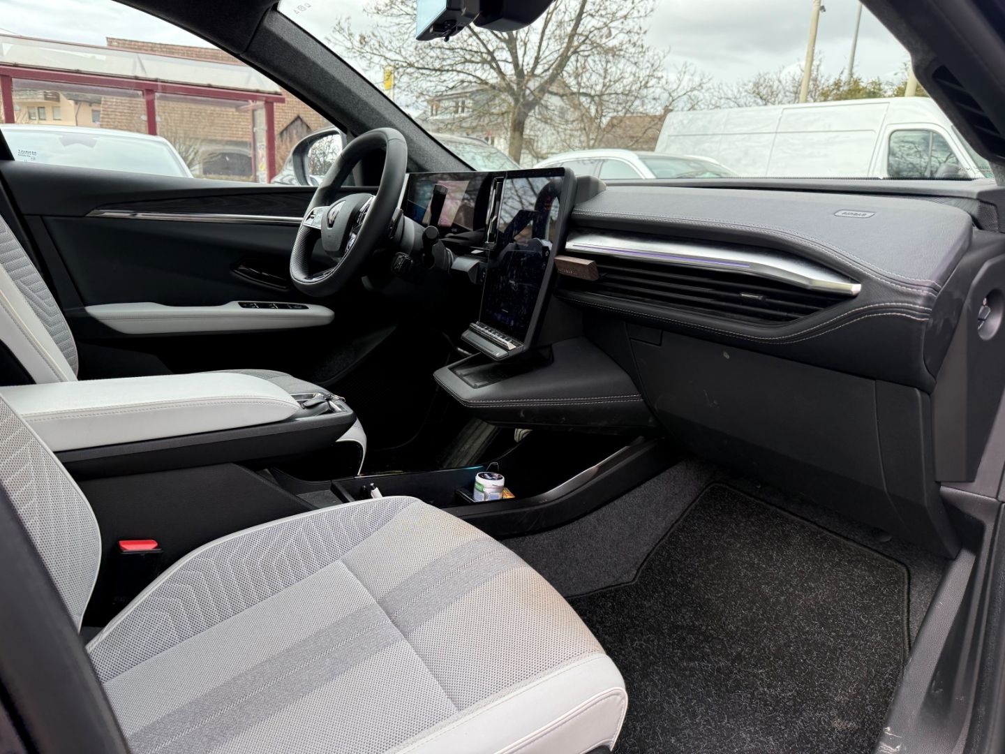 Fahrzeugabbildung Renault Scenic E-Tech Electric 220 Long Range Iconic Pan