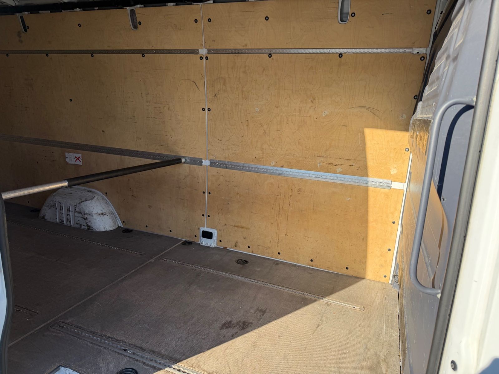 Fahrzeugabbildung Mercedes-Benz Sprinter III 316 CDI RWD
