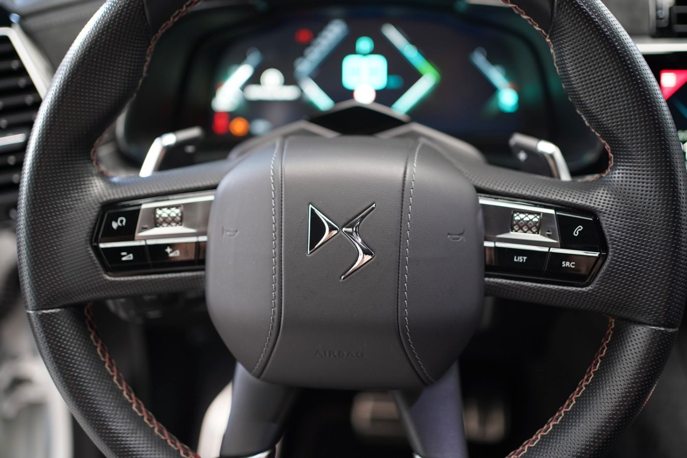 Fahrzeugabbildung DS Automobiles DS7 Crossback E-Tense 4x4 300 Anhängerkupplung