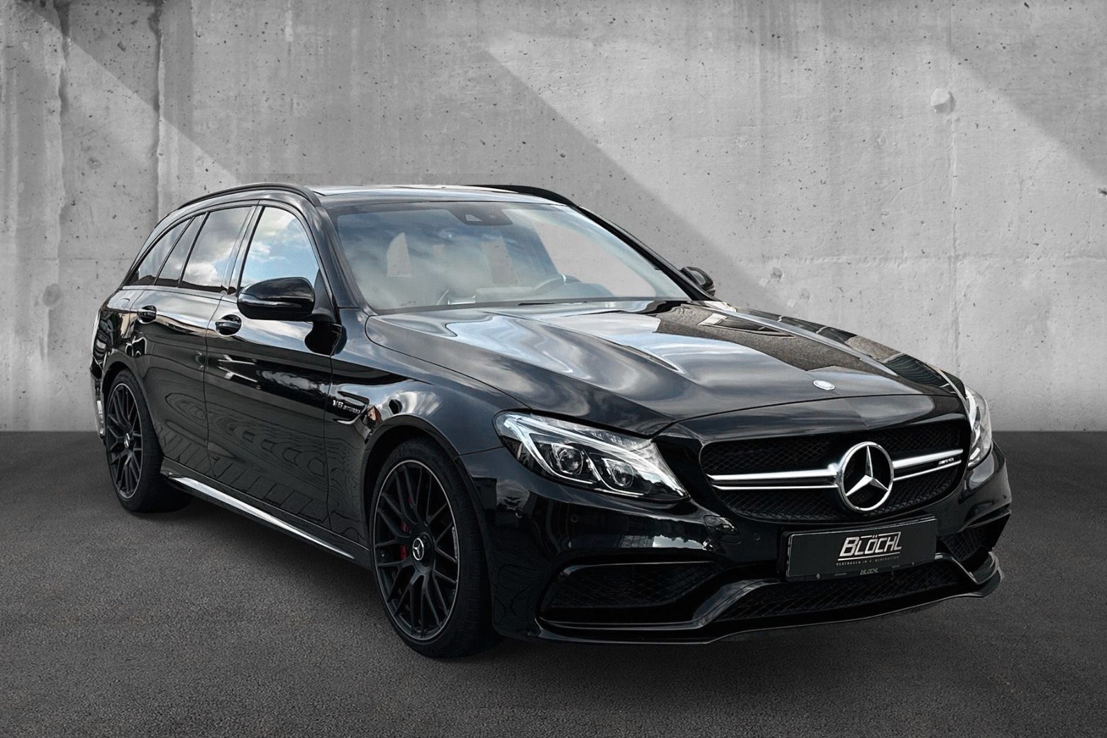Fahrzeugabbildung Mercedes-Benz C63 S AMG T*Perf-AGA &-Sitze*AHK*Pano*Ambient