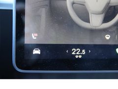 Fahrzeugabbildung Tesla Model 3 Standard Range Plus RWD*Panorama*Kamera*