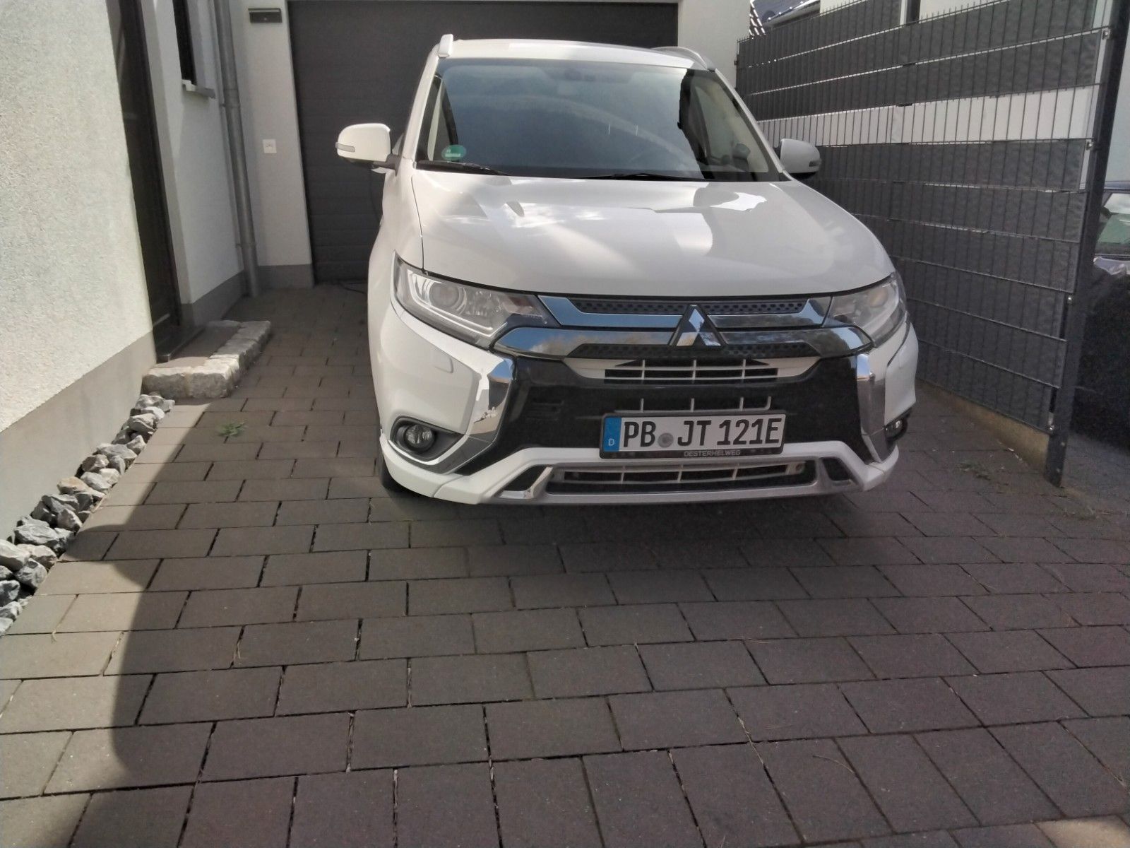 MITSUBISHI Plug-in Hybrid Outlander