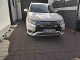 Mitsubishi Plug-in Hybrid Outlander - Mitsubishi Plug-in Hybrid Outlander von privat