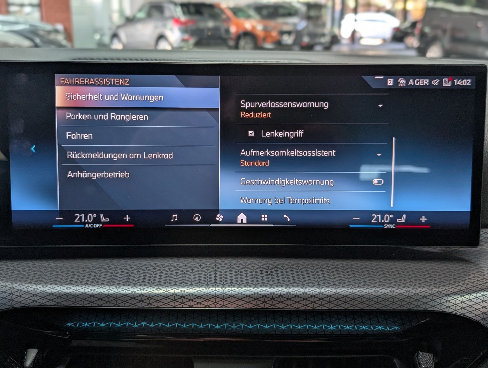 Fahrzeugabbildung BMW 320 d xDrive M Sport SHADOW PANO ACC KAM AHK LED