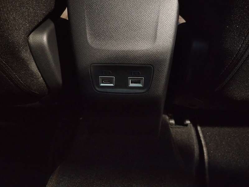 Peugeot e-208 - Bild 11