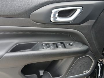 Jeep Compass 1.3 S 360+Kam.+KeyLess+Navi+SHZ+2xKlima