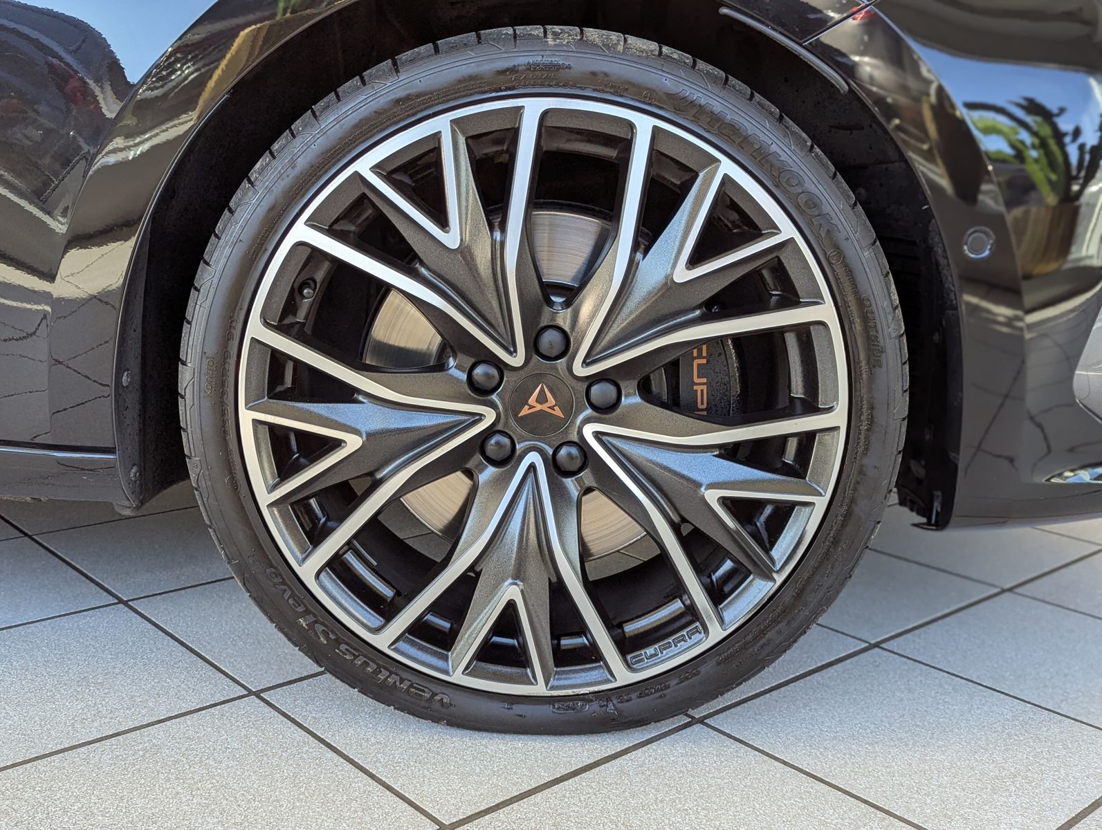 Fahrzeugabbildung CUPRA Leon VZ 2.0 TSI DSG Pano Matrix Beats Memory 19"
