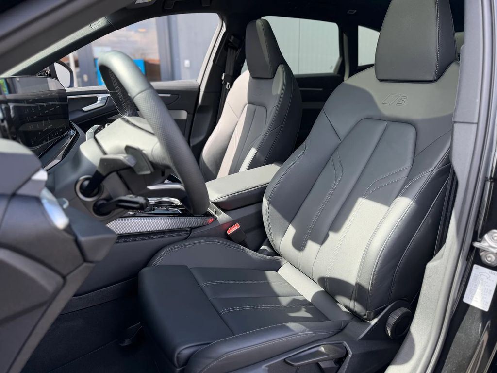 AUDI A6 2025