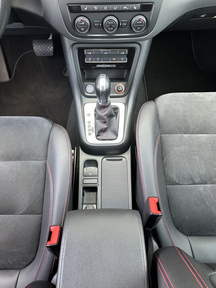 Fahrzeugabbildung SEAT Alhambra 2.0 TDI DSG 4D FR 7-Sitzer NAV+XEN+AHK