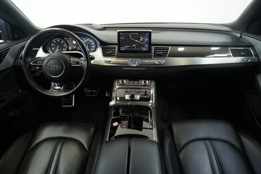 Audi S8