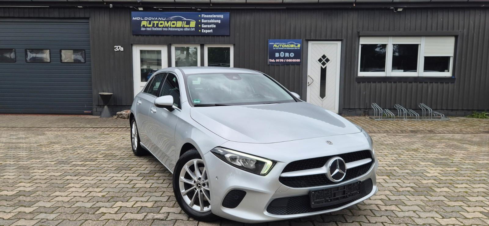 Mercedes-Benz A 180 LED/Spur-Halte
