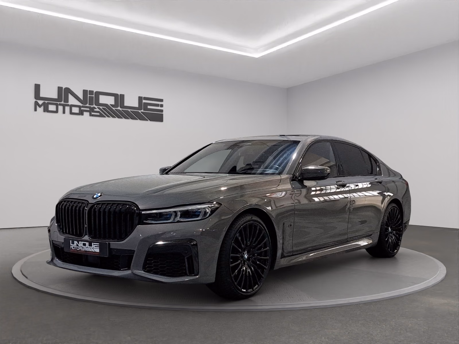 BMW M750 i xDrive M Sport/Standhzg./B&W/AHK/Laser/21