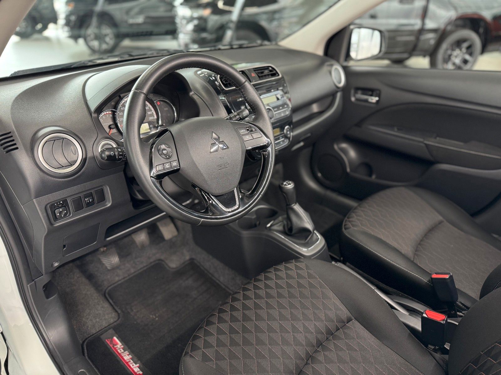 Fahrzeugabbildung Mitsubishi Space Star Algarve Limitiert KeylessGO Allwetter