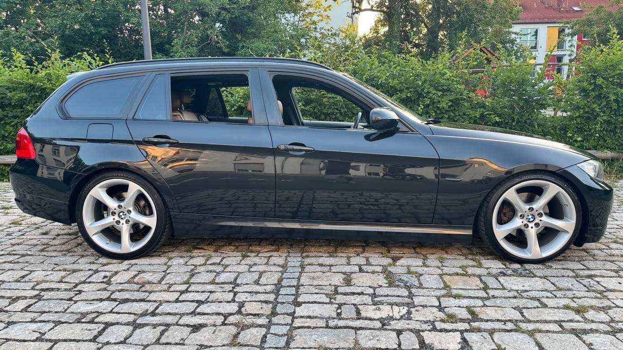 BMW 320 2010 — photo 12
