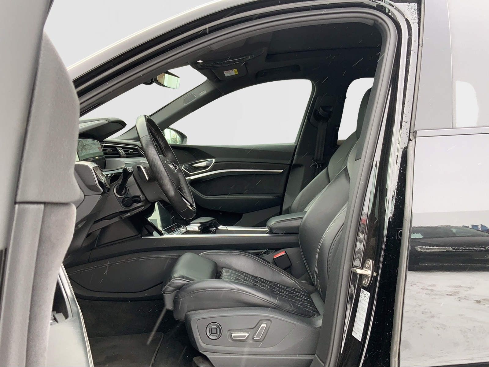 e-tron S quattro AHK,RFK,SHZ,PANO.