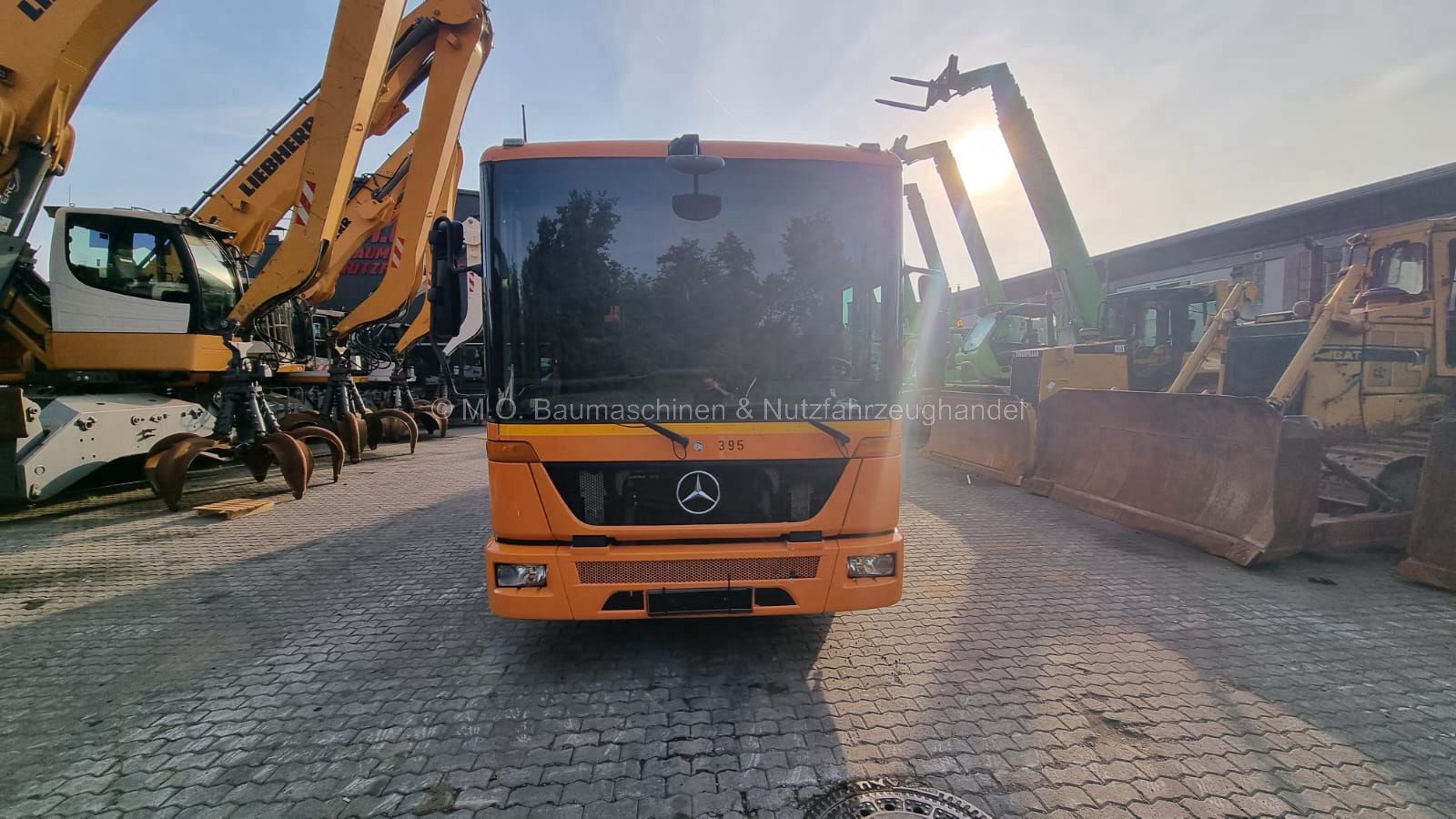 Fahrzeugabbildung Mercedes-Benz 2633 Econic EEV / AC / ZSA / Retarder / 6x2