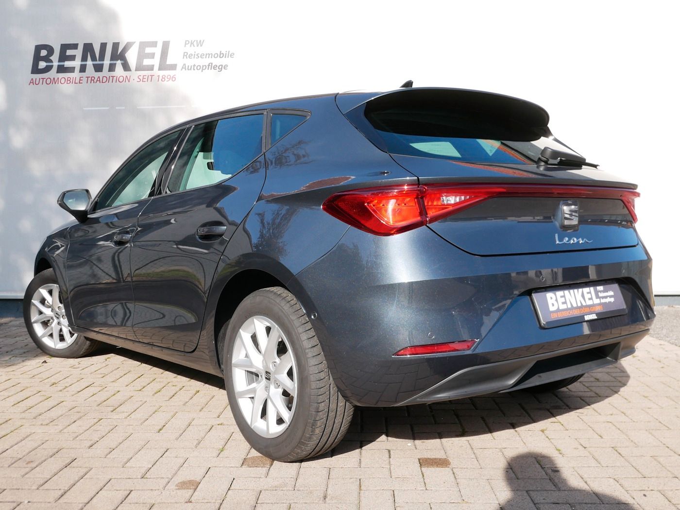 Fahrzeugabbildung SEAT Leon 1.5 TSI Style LED PDC DAB 3-Zonen Klima